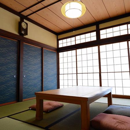 Guesthouse Iwase Toyama Station Екстериор снимка
