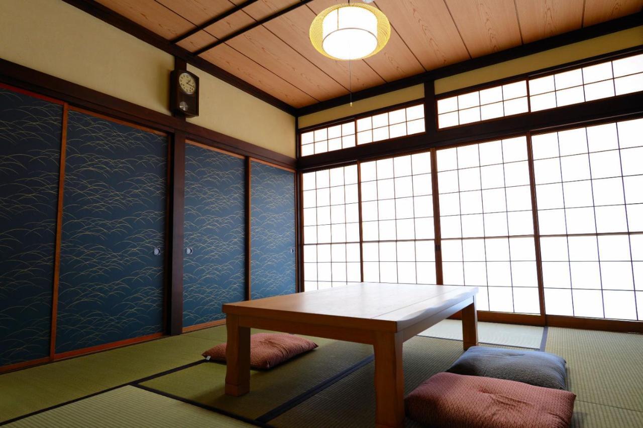 Guesthouse Iwase Toyama Station Екстериор снимка