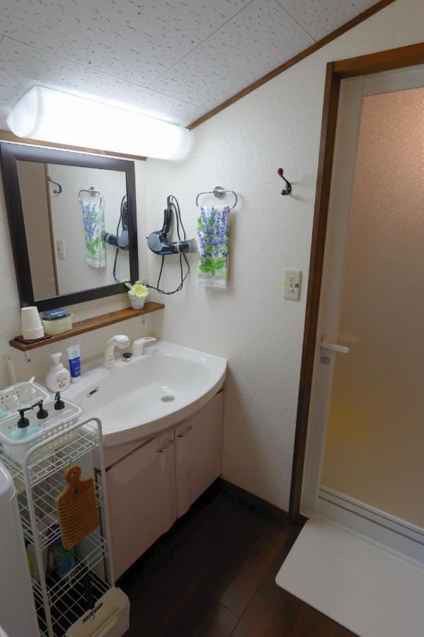 Guesthouse Iwase Toyama Station Екстериор снимка