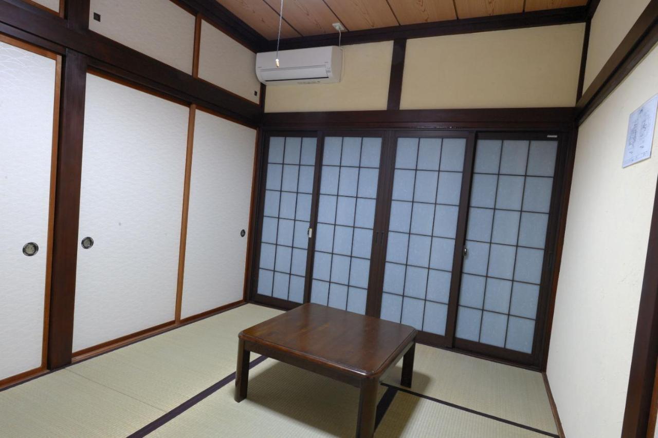 Guesthouse Iwase Toyama Station Екстериор снимка