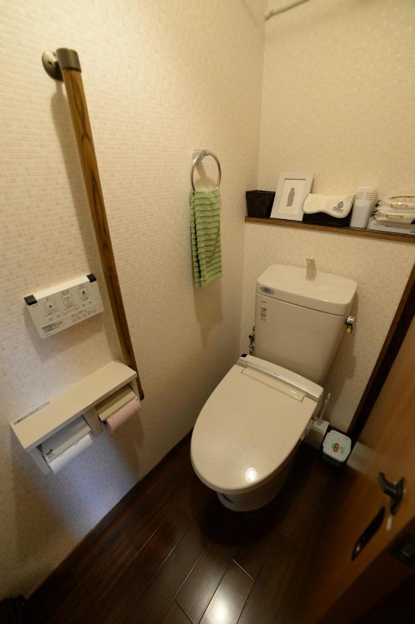 Guesthouse Iwase Toyama Station Екстериор снимка