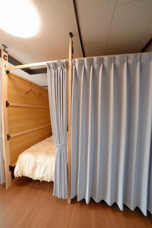 Guesthouse Iwase Toyama Station Екстериор снимка
