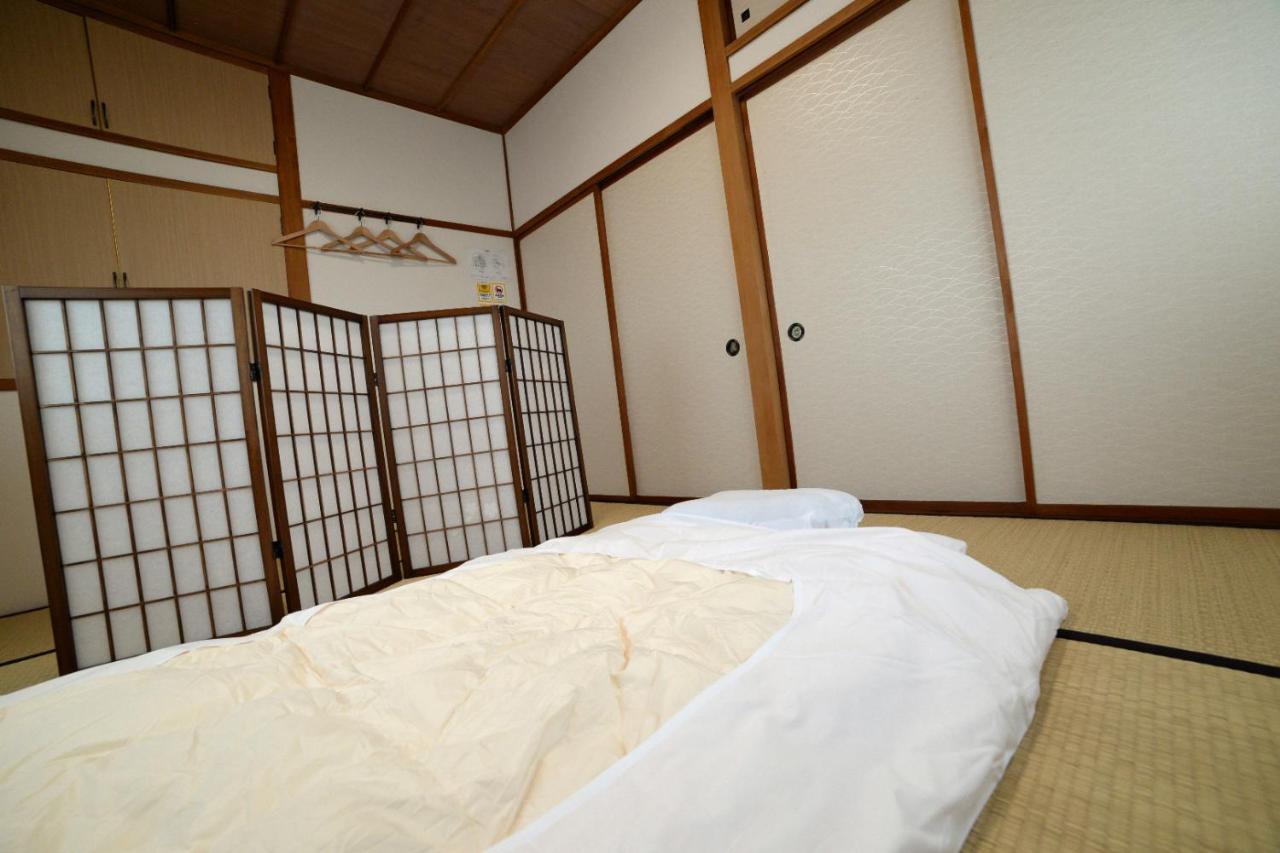 Guesthouse Iwase Toyama Station Екстериор снимка