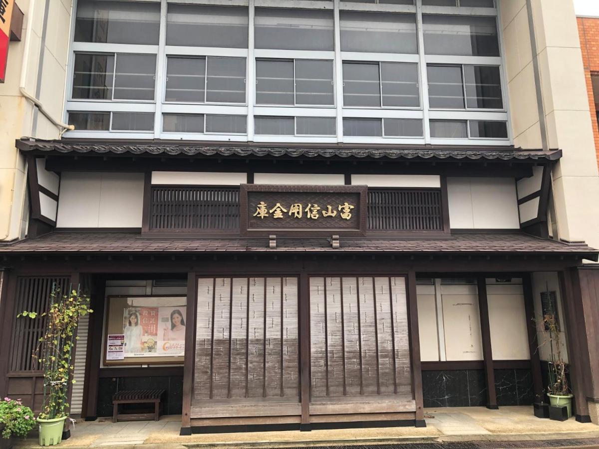 Guesthouse Iwase Toyama Station Екстериор снимка